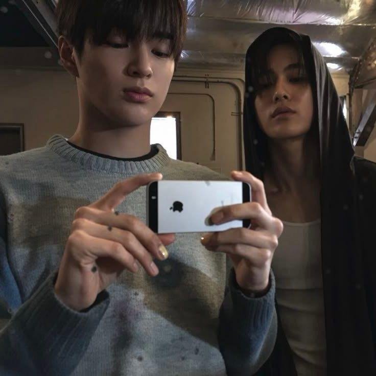 lemuel and calvin selfie